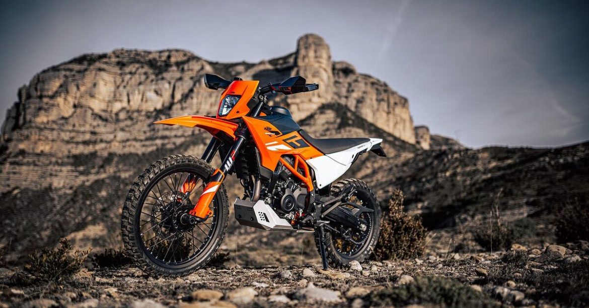 Cette moto pourrait révolutionner vos aventures en 2025 🏍️✨
